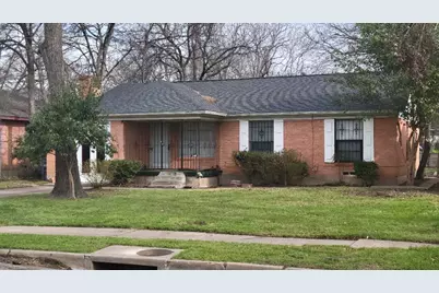 1251 E Pentagon Parkway, Dallas, TX 75216 - Photo 2