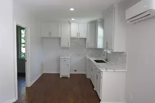 818 Thomas St, Denton, TX 76201 - Photo 2