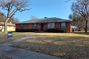 910 Worcester Ln, Garland, TX 75040 - Photo 1