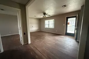 1217 N Lamb St, Bowie, TX 76230 - Photo 4