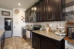 1224 Rivers Creek Ln, Little Elm, TX 75068 - Photo 10