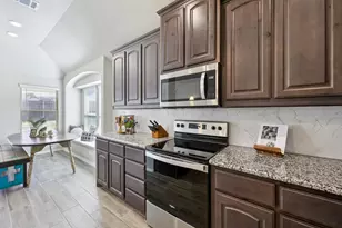 212 Magnolia Dr, Azle, TX 76020 - Photo 8