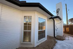 2801 Country Villa Cir, Carrollton, TX 75006 - Photo 34