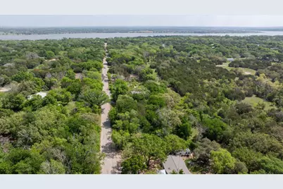 2923 Sycamore Court, Granbury, TX 76048 - Photo 6
