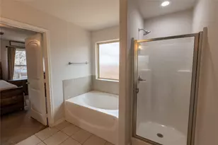 207 Shady Oaks Dr, Runaway Bay, TX 76426 - Photo 18