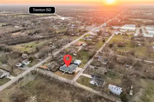 104 N 4th St, Trenton, TX 75490 - Photo 32