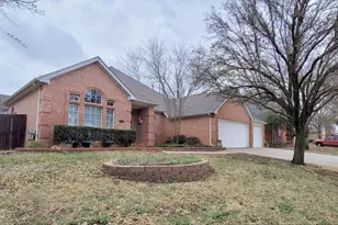 2628 Crepe Myrtle Dr, Flower Mound, TX 75028 - Photo 2