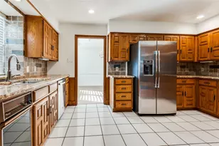 2805 Staffordshire Dr, Carrollton, TX 75007 - Photo 12