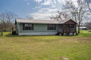 101 Taylor St, Como, TX 75431 - Photo 4