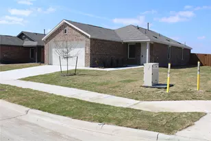 2100 Neyland, Ennis, TX 75119 - Photo 1