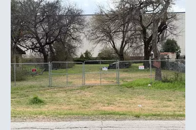 2736 Cedardale Road, Lancaster, TX 75134 - Photo 2