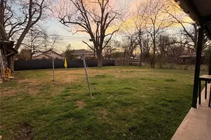 818 E Elm St, Hillsboro, TX 76645 - Photo 22