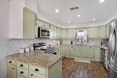 698 Hackberry, Van Alstyne, TX 75495 - Photo 10