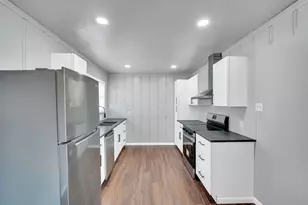 413 Shaw St, Cleburne, TX 76033 - Photo 6