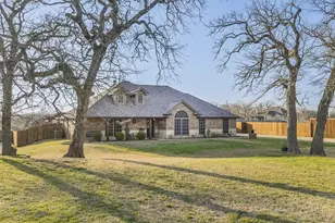 104 Smokey Br, Weatherford, TX 76085 - Photo 4