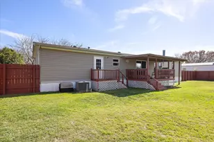 900 Flamingo Rd, Granbury, TX 76049 - Photo 32