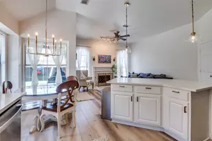 208 Touchdown Dr, Irving, TX 75063 - Photo 12