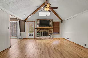 604 Baker Dr, Hurst, TX 76054 - Photo 8