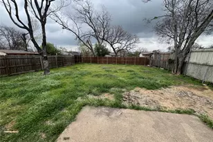 2442 SE 14th St, Grand Prairie, TX 75051 - Photo 24