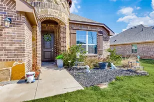 216 Magnolia Dr, Azle, TX 76020 - Photo 4