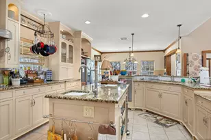 9001 Sawgrass Ct, Granbury, TX 76049 - Photo 16