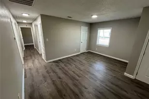 12508 Meadowcrest Ln, Balch Springs, TX 75180 - Photo 6