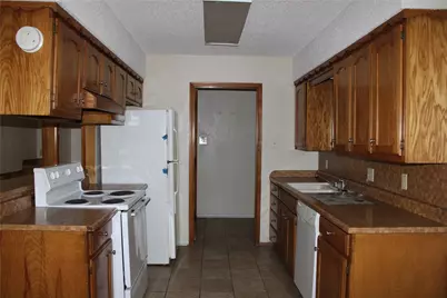 613 NW Renfro Street, Burleson, TX 76028 - Photo 2