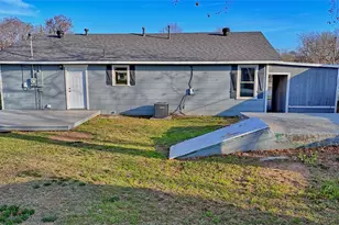 900 N Lamb St, Bowie, TX 76230 - Photo 24