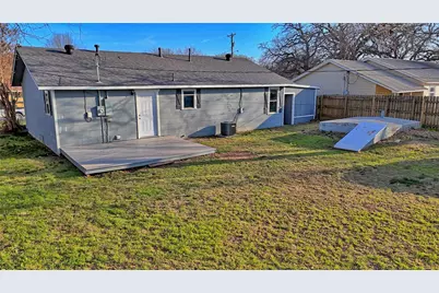 900 N Lamb Street, Bowie, TX 76230 - Photo 18
