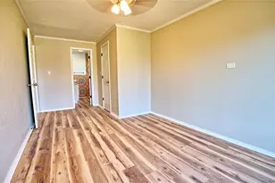 900 N Lamb St, Bowie, TX 76230 - Photo 8