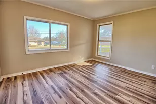 900 N Lamb St, Bowie, TX 76230 - Photo 16