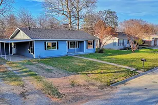 900 N Lamb St, Bowie, TX 76230 - Photo 34