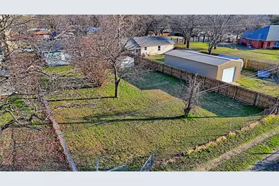 900 N Lamb Street, Bowie, TX 76230 - Photo 26