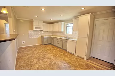 900 N Lamb Street, Bowie, TX 76230 - Photo 8