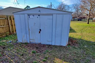 900 N Lamb St, Bowie, TX 76230 - Photo 26