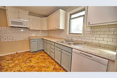 900 N Lamb Street, Bowie, TX 76230 - Photo 8