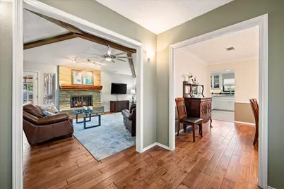 129 E Louella Drive, Hurst, TX 76054 - Photo 6