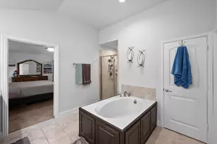 2685 Venice Dr, Grand Prairie, TX 75054 - Photo 14