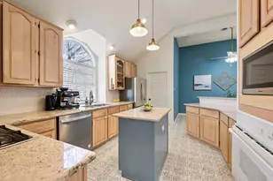 1604 Los Altos Ct, Arlington, TX 76006 - Photo 14