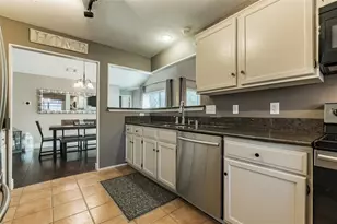 2939 Hunters Point Ln, Carrollton, TX 75007 - Photo 6