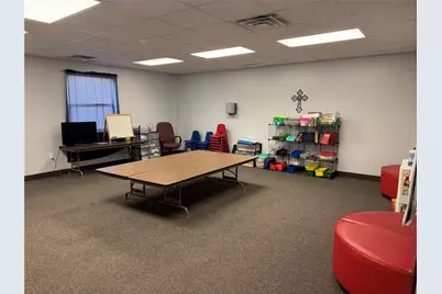 2045 SE Green Oaks Boulevard, Arlington, TX 76017 - Photo 6