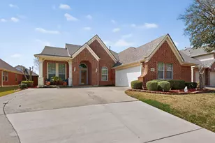 6869 Cape Cod Dr, Grand Prairie, TX 75054 - Photo 2