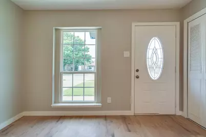 930 Briarwood Drive, Lewisville, TX 75067 - Photo 6