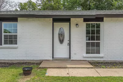 930 Briarwood Drive, Lewisville, TX 75067 - Photo 2