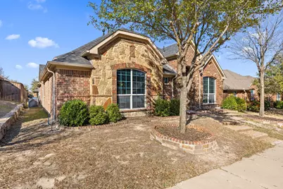 433 Castle Street, DeSoto, TX 75115 - Photo 2