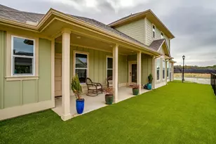 100 Cardinal Woods Ct, Granbury, TX 76049 - Photo 2