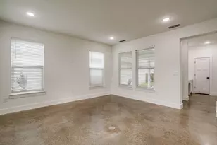 100 Cardinal Woods Ct, Granbury, TX 76049 - Photo 6