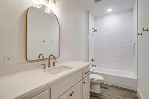 100 Cardinal Woods Ct, Granbury, TX 76049 - Photo 26