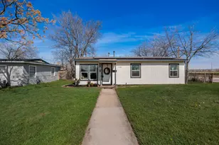 2345 Brothers St, Fort Worth, TX 76106 - Photo 2