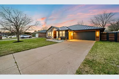 2914 Cripple Creek Trail, Grapevine, TX 76051 - Photo 2